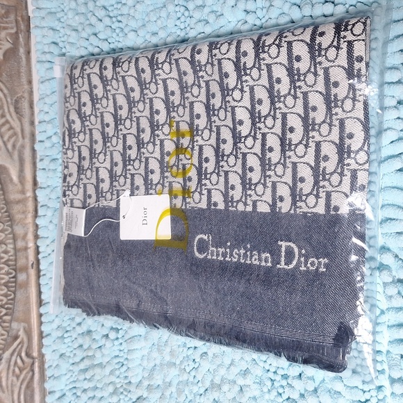 NWT Christian Dior 35x180 CM blue marine scarf. With tassle - Picture 7 of 8